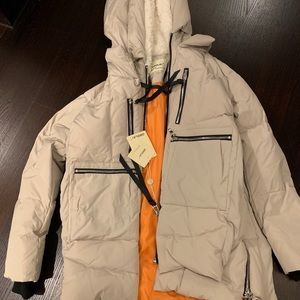 This is the amazon jacket! It is warm and cozy🤩